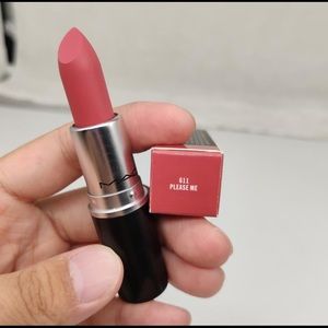 2 Mac lipstick full size ( whirl , please me )